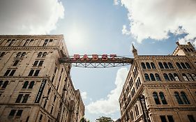 Brewhouse Inn And Suites